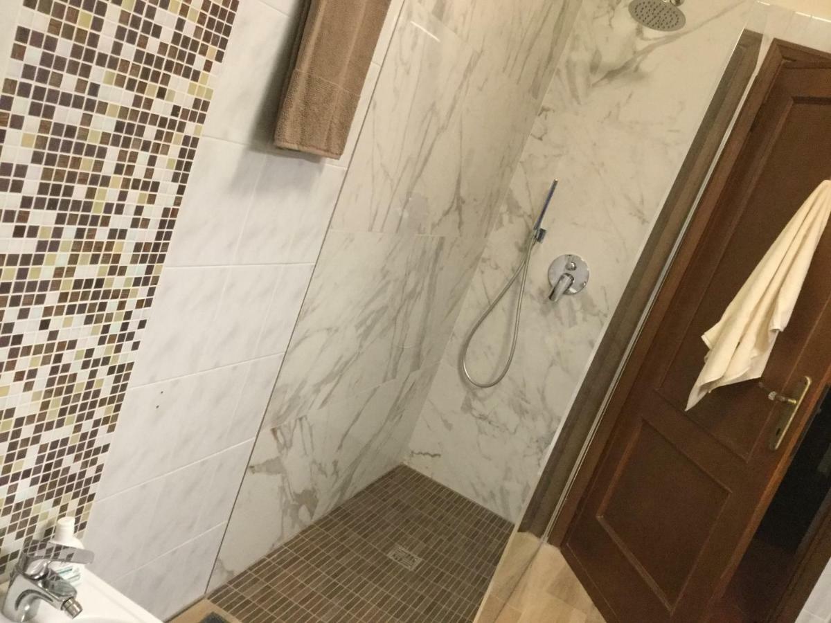 Sabry Apartment Сан-Джуліано-Терме Екстер'єр фото